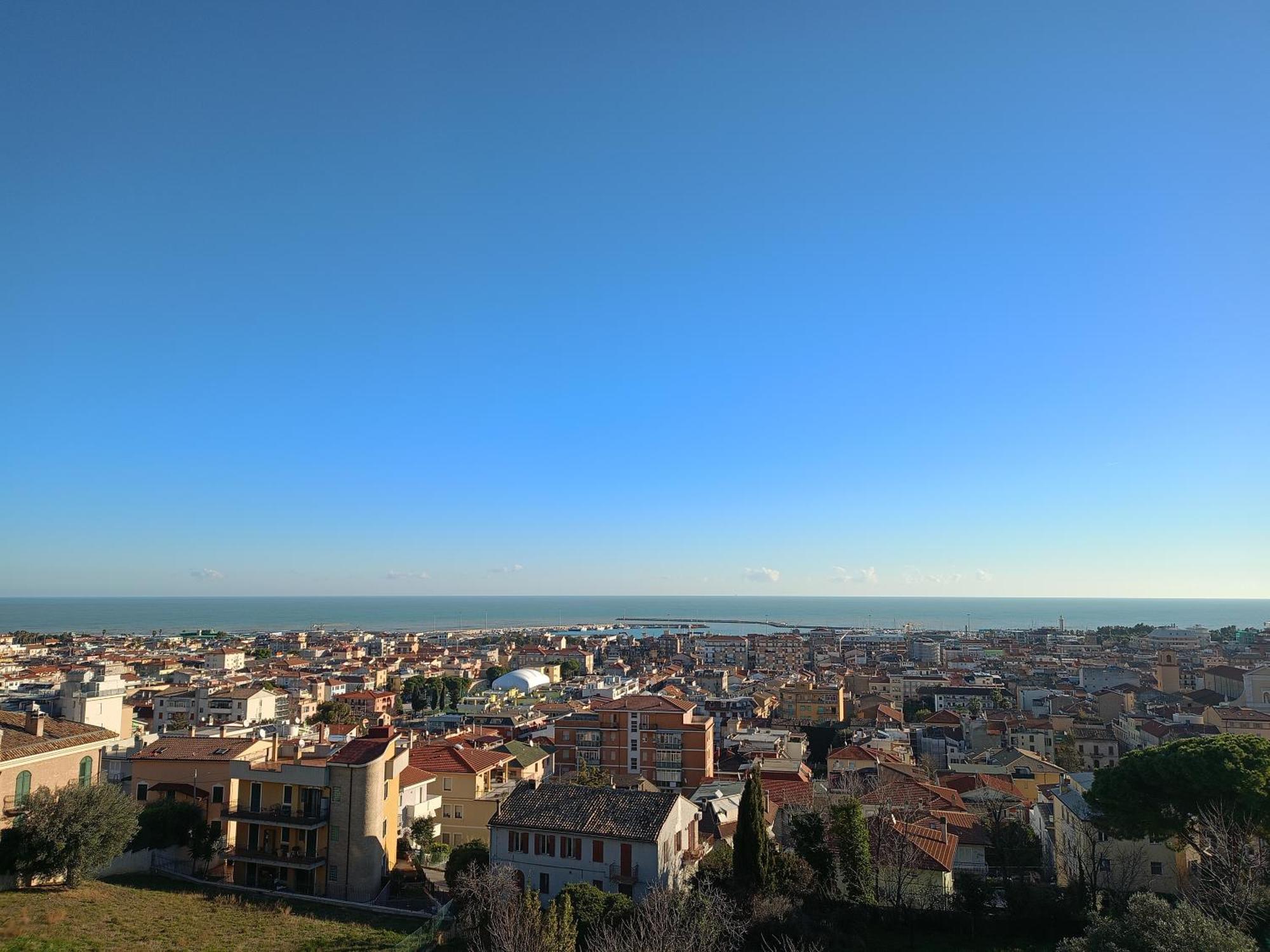 Hotel Casa Del Fiordaliso San Benedetto del Tronto Zewnętrze zdjęcie